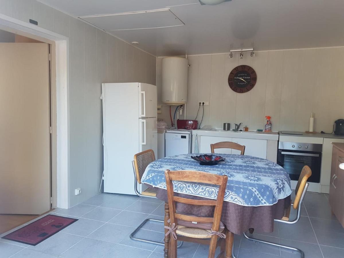 Charmante Maisonnette 2 Personnes Avec Wifi Surgères Esterno foto